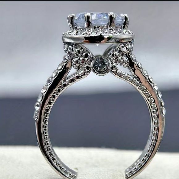 4CT HALO ROUND BRILLIANT CUT CATHEDRAL LAB GROWN DIAMOND SIZE 8 - Picture 4 of 7